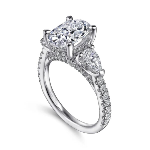 18K White Gold Oval Three Stone Diamond Engagement Ring - Image 2