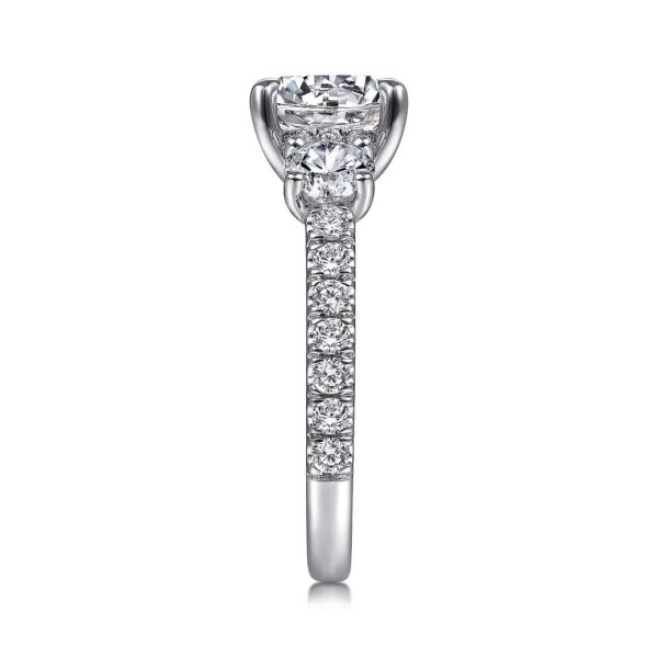18K White Gold Round 3 Stone Diamond Engagement Ring - Image 4