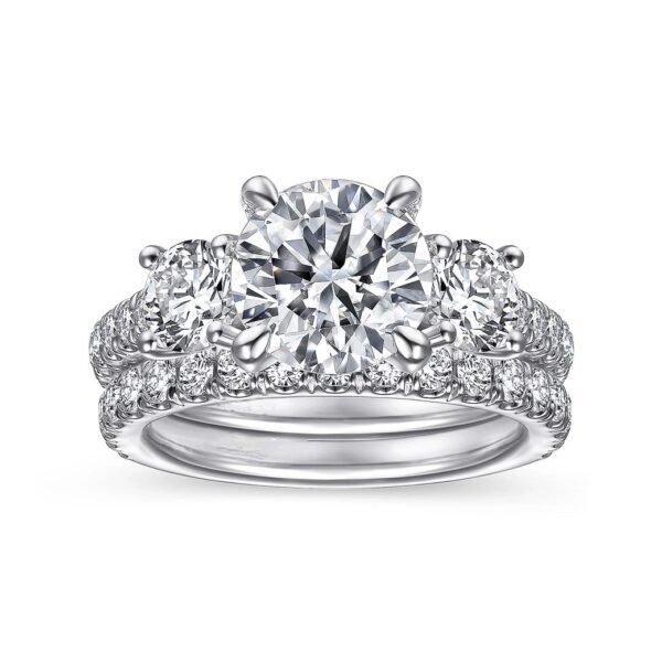 18K White Gold Round 3 Stone Diamond Engagement Ring - Image 5