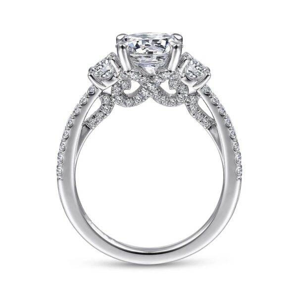 18K White Gold Round 3 Stone Diamond Engagement Ring - Image 3